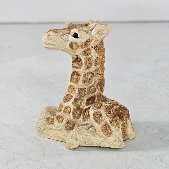 Stone Critters Giraffe Baby Lying Down Figurine Collectible Sculpture - Picture 2 of 8